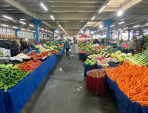 Vatandaş tanenin, pazarcı maliyetin peşinde