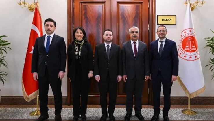 Adalet Bakanı Gürlek, DEM Parti Heyetiyle ‘Terörsüz Türkiye’ sürecini görüştü