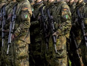 Almanya savaşa mı katılıyor? Savunma Bakanı alınan kararı duyurdu