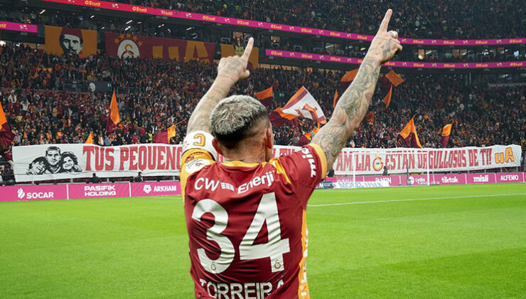 Galatasaray taraftarından, Lucas Torreira’ya anlamlı pankart!