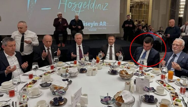Herkes iftar duasında Osman Gökçek telefonda