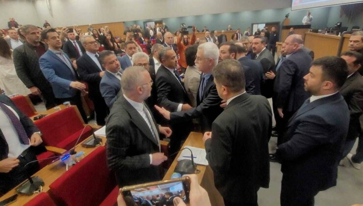 İzBB Meclisi’nde ‘devir’ gerilimi… AKP ve CHP arasında ‘söz hakkı’ tartışması