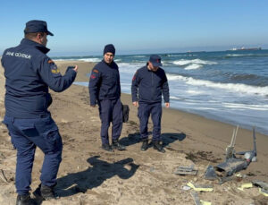 Sakarya’da sahilde parçalanmış insansız hava aracı bulundu