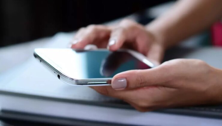 Saldırı öncesi İran’da milyonlarca kişiye aynı mesaj gitti! Hem de namaz uygulamasına