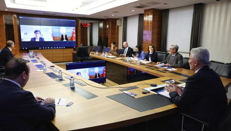 Ticaret Bakanı Bolat, AB Komisyonunun Genişlemeden Sorumlu Üyesi Marta Kos ile görüştü