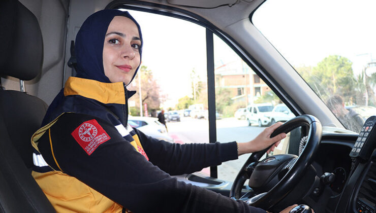 Trafikte bunu bile soran var! Ambulans şoförü Gülser, mesleğinin zorluklarını anlattı