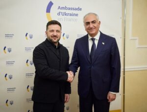 Zelenski, Paris’te Rıza Pehlevi ile görüştü
